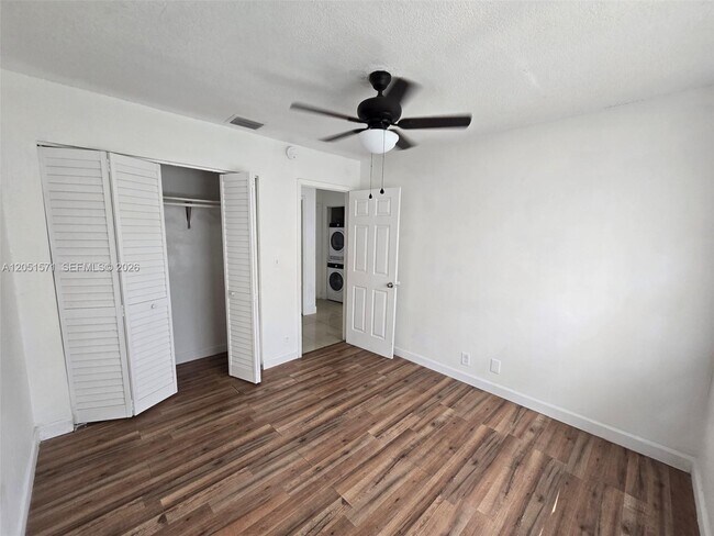 Photo - 4151 SW 19th St Unit 2