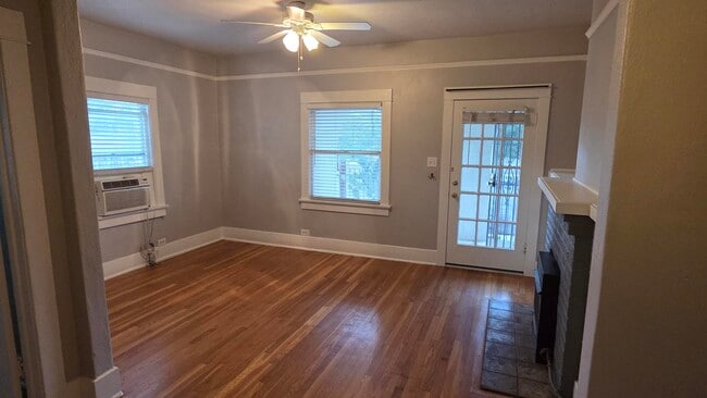 Living Room - 819 N 5th Ave