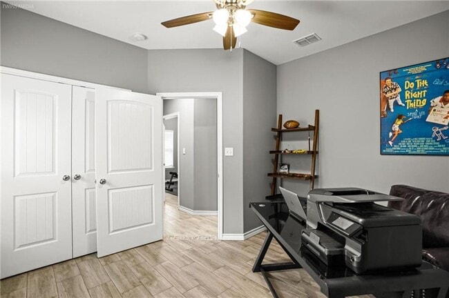 Photo - 3921 Woodhouse Ln