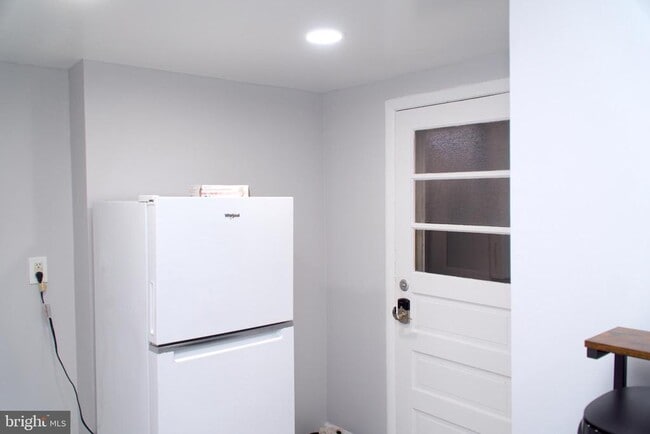 Photo - 6525 Kenova St