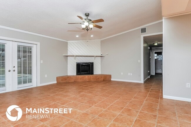 Photo - 225 Tracy Way