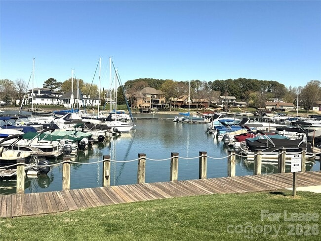 Building Photo - 18695 Vineyard Point Ln