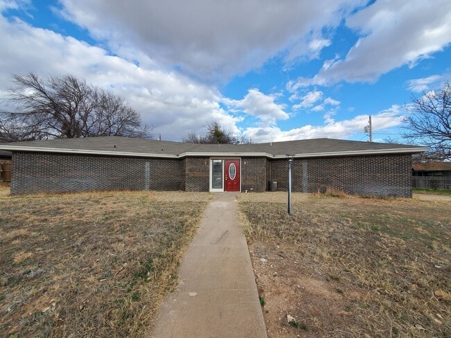 Nice family 3 bedroom and 2 bath home in a... - Nice family 3 bedroom and 2 bath home in a...