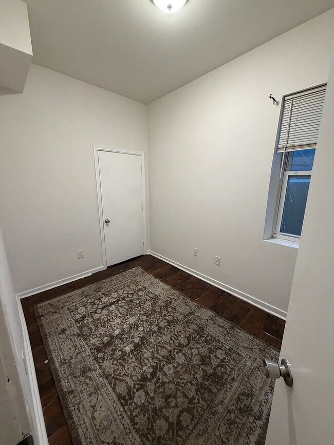 Photo - 1918 W Diamond St Unit 1