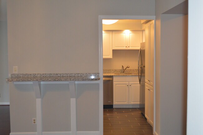 Photo - 5904 Mount Eagle Dr Unit 4-117