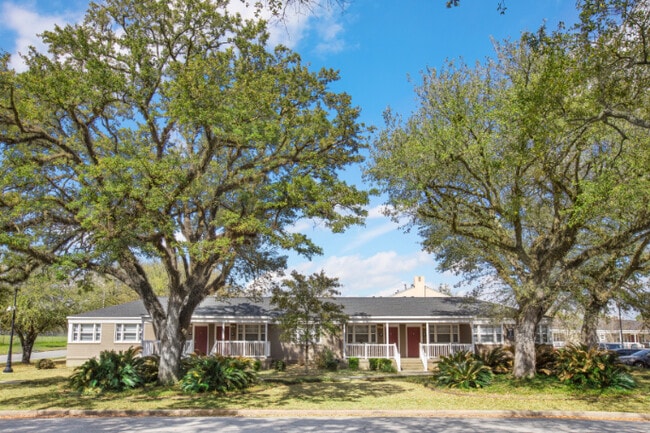 Photo - Oaks Intown