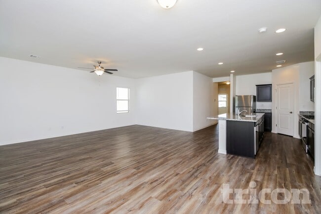 Photo - 4565 W Saddlebush Way