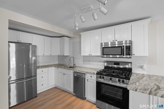 Building Photo - 17 Hancox St Unit 6