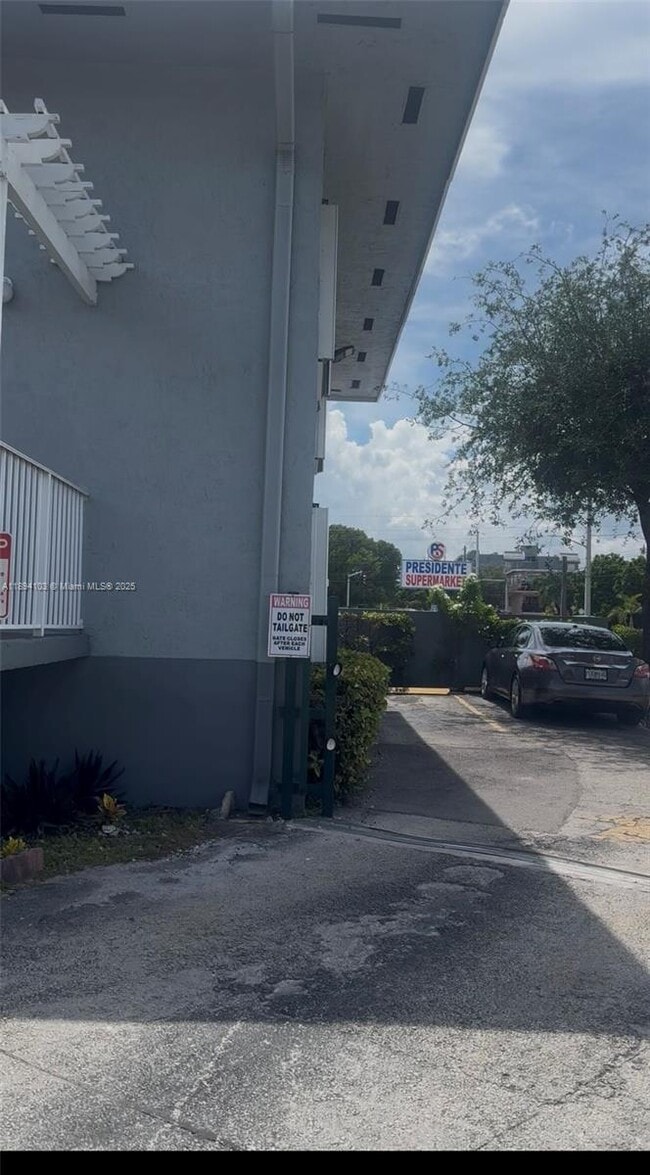 Photo - 1852 SW 7th St Unidad 109