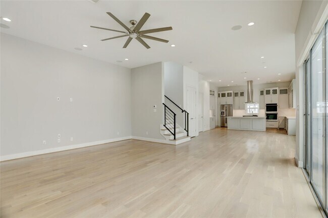 Building Photo - 1716 Rosewood St Unit C