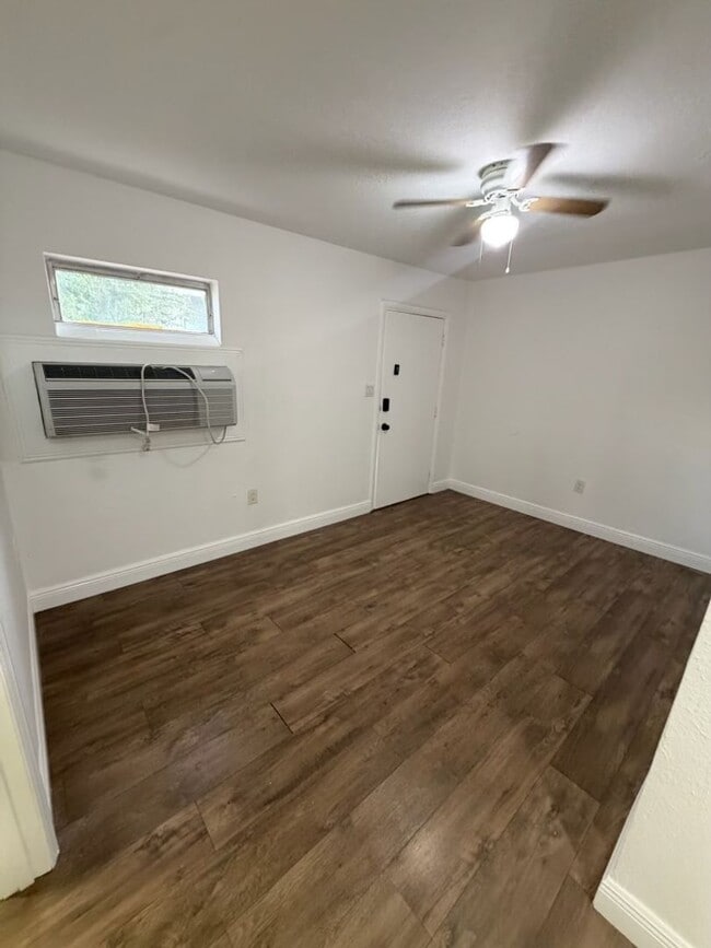 Photo - 3813 E Miller Ave Unit B