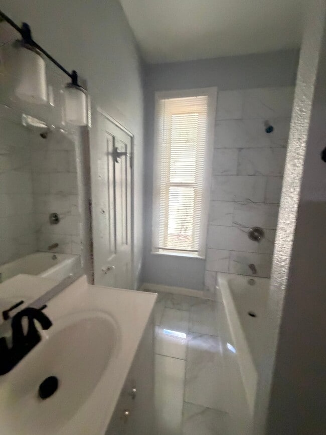 Photo - 1215 Racine St