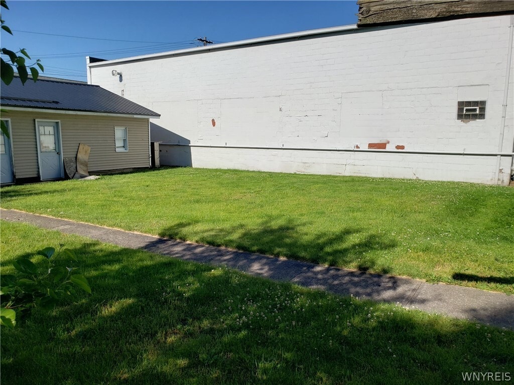 Photo - 109 W Bank St