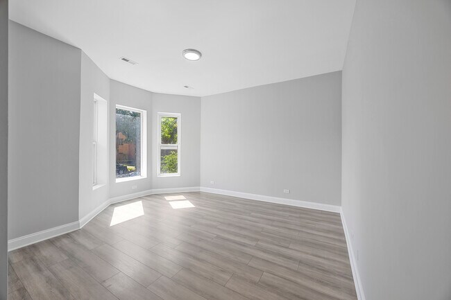 Photo - 6522 S Ellis Ave
