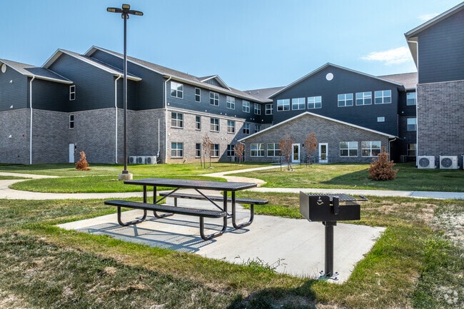 Picnic Area - Alice Place West Burlington