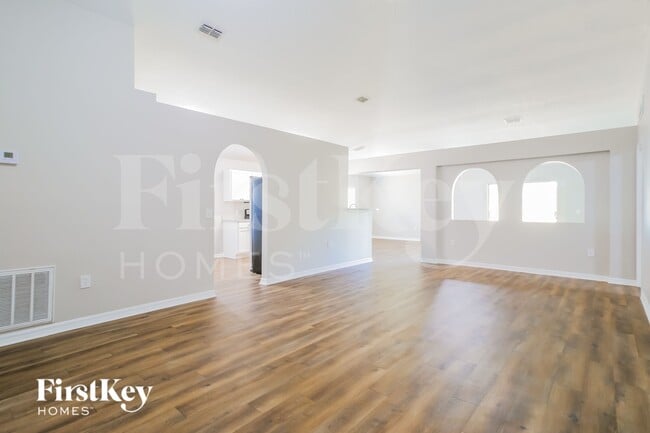 Photo - 117 King Arthur Ct