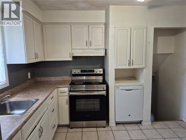 Photo - 567 Cardiff Dr