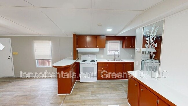 Photo - 125 Brookstone Dr