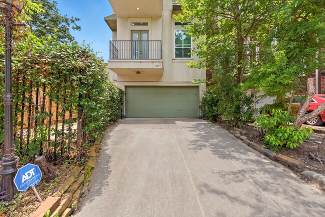 Photo - 1317 Bomar St