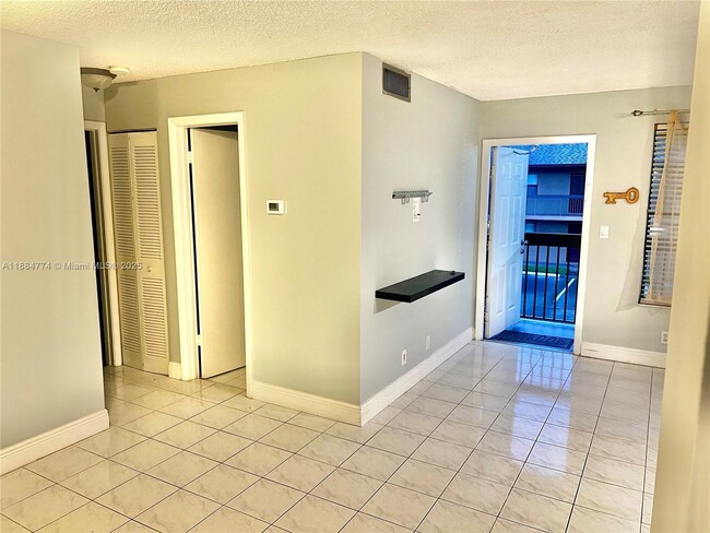 Photo - 10002 Winding Lake Rd Unit 203
