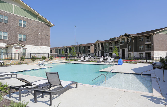 Swimming Pool - Reserve at Quebec Apartments