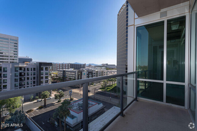 Building Photo - 1 E Lexington Ave Unit 702 Rental