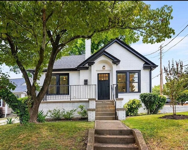Great Location! - Great Location! House