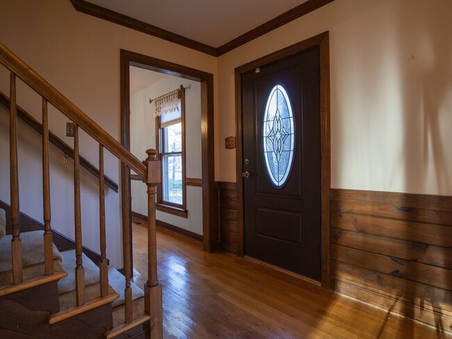 Photo - 4266 Roundhill Dr