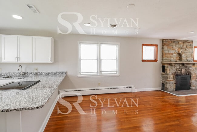 Photo - Remarkable Value. Unbeatable Location!