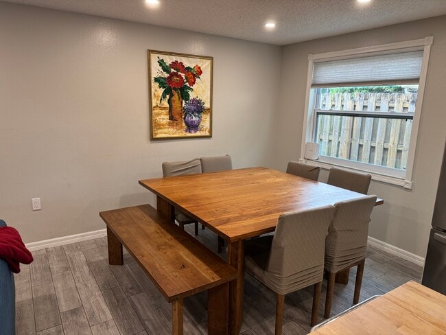 3930 Cochise Ter