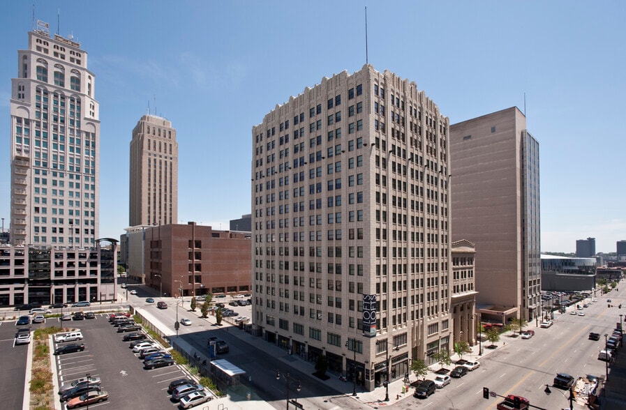 Convenient Downtown Location