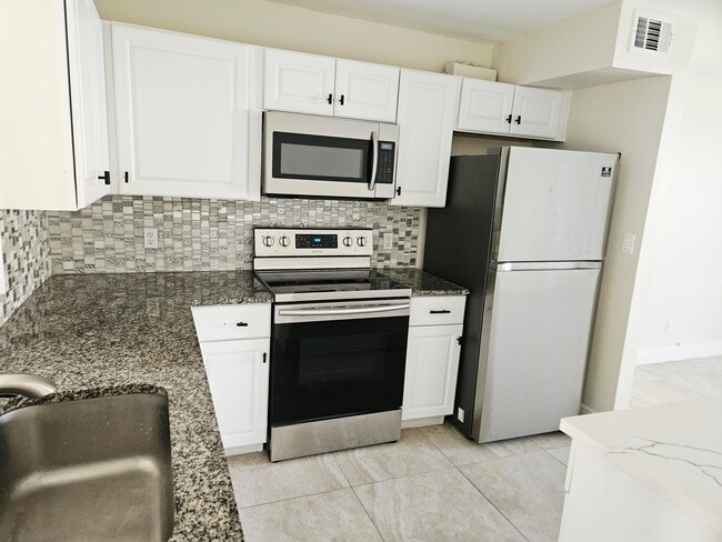 Photo - 5894 Longbow Ln Unit 1