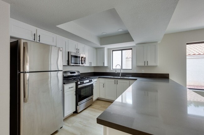 Photo - Spacious 3-Bed Home with 3-Car Garage & Mo...
