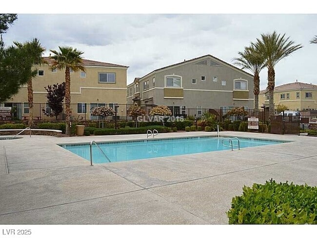 Building Photo - 9303 Gilcrease Ave Unit 2210 Rental
