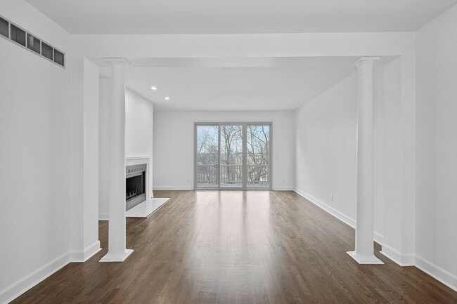Photo - 2120 Alpine Pl
