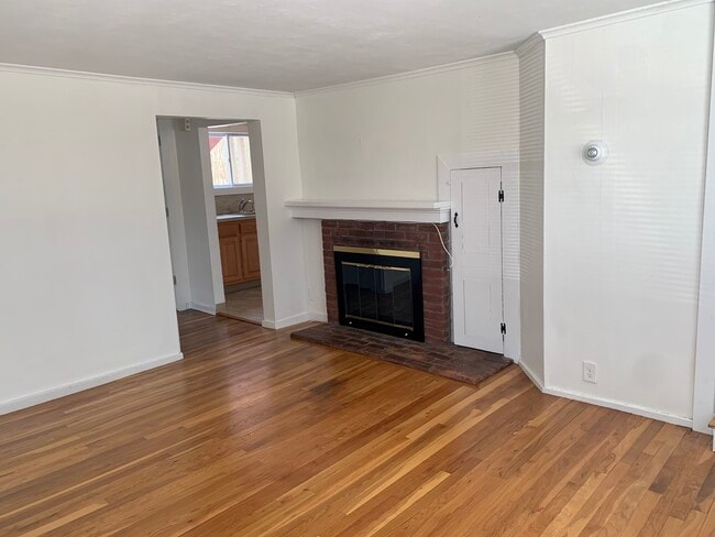 Photo - 1490 Farmington Ave Unit First Floor