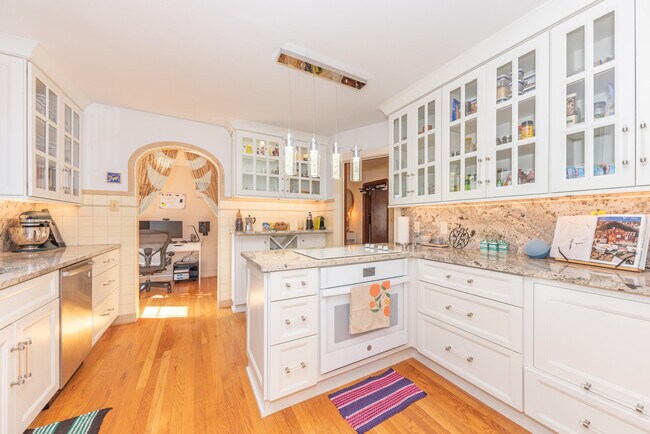 Photo - 1911 Geddes Ave