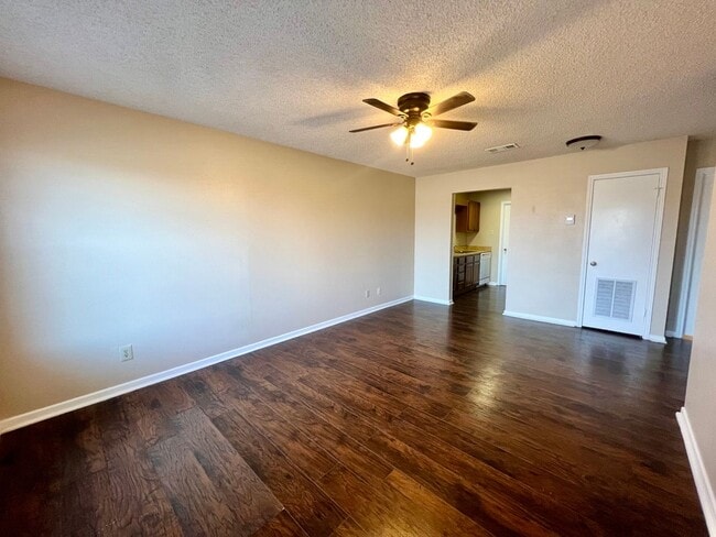 Photo - **MOVE IN SPECIAL!** MUST SEE! Spacious 2 Bedroom 2 Bath Unit! Unit 103