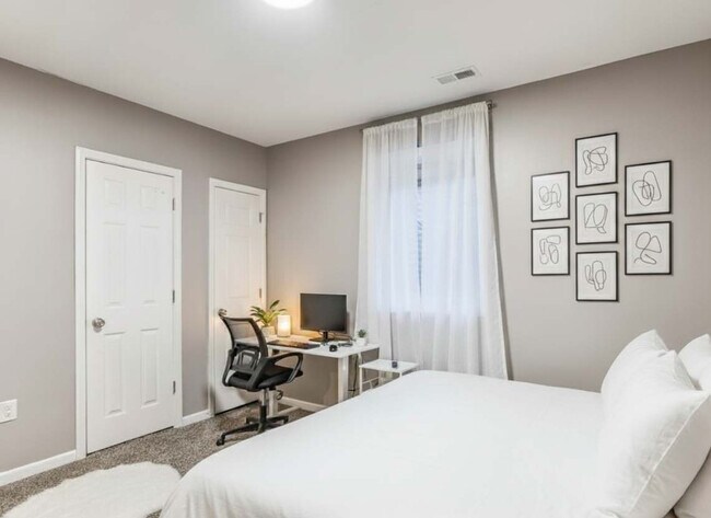 2424 Lyndale Ave S Unit SI ID1250777P