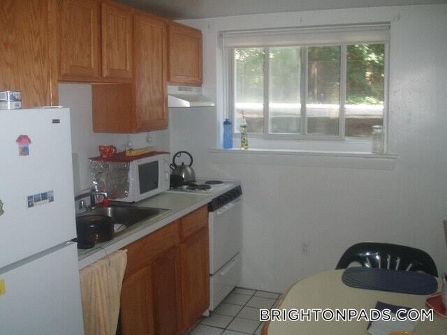 63 Selkirk Rd Unit 2