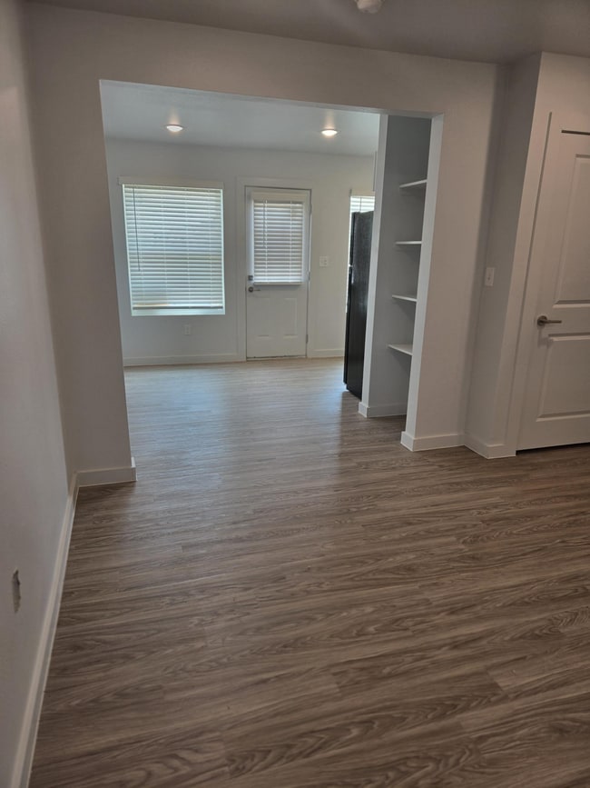 Photo - Sabine Apartments