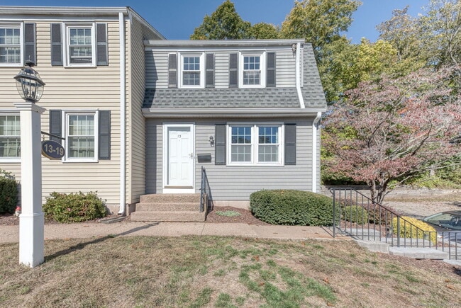 Building Photo - 13 Boxwood Ln Unit 13