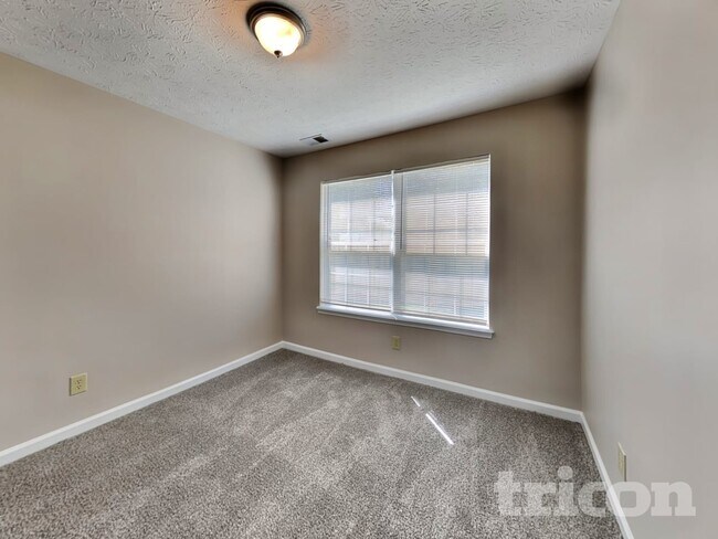 Photo - 1022 Pine Mountain Way