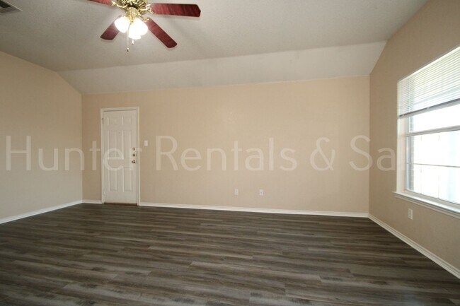 Photo - Spacious Duplex!