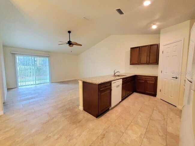 Photo - 1192 Oceanic Rd