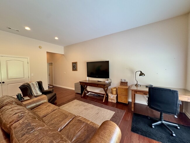 Photo - 1220 Davis Ferry Rd