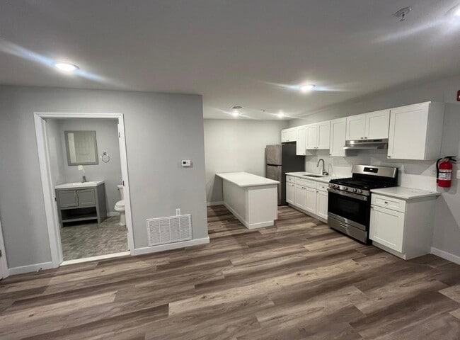 Photo - 34 Auburn St Unit 1 bedroom