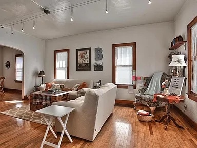 Photo - 509 E Washington St