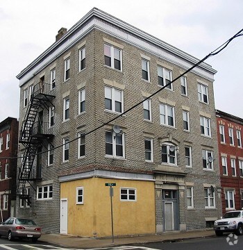 Building Photo - 142 Gove St Rental