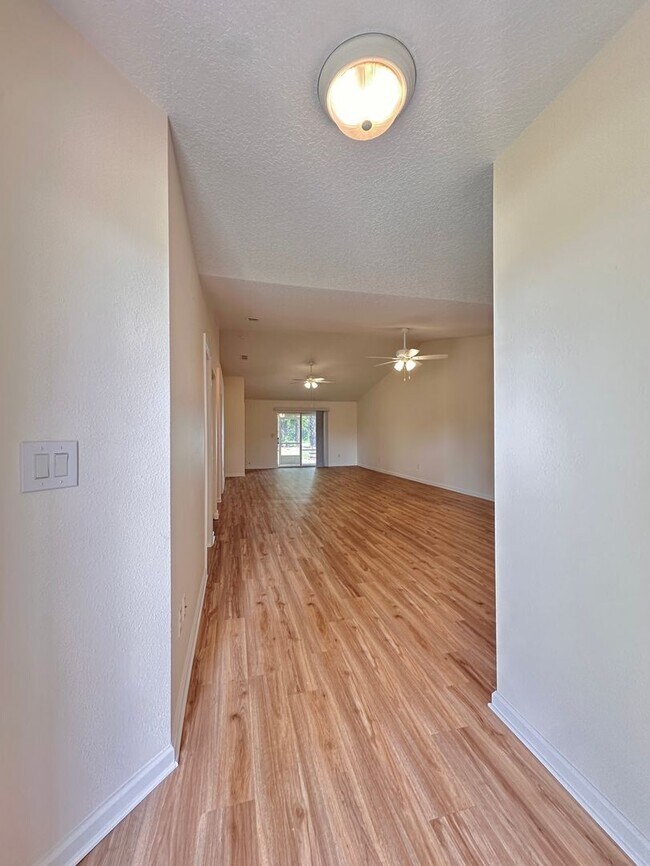 11 Clementon Ln